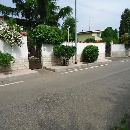 Bed & Breakfast Giardino Di Pan Castel Fusano